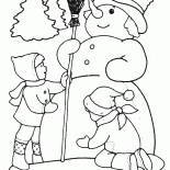 Children shape the snowman